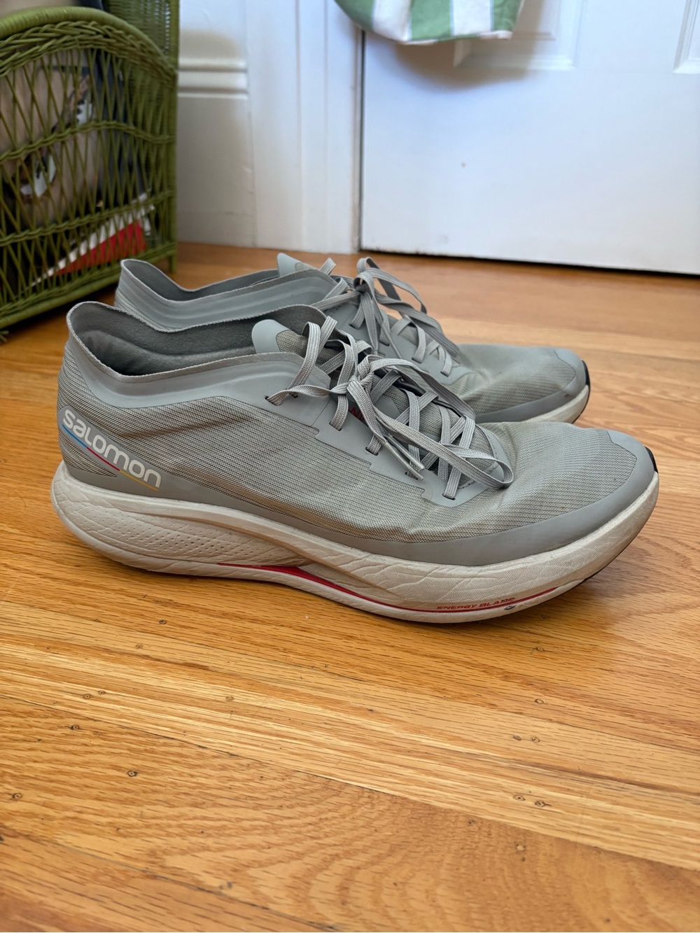 Salomon Phantasm Men’s Light Gray Athletic Running Shoes with Subtle Red Accent